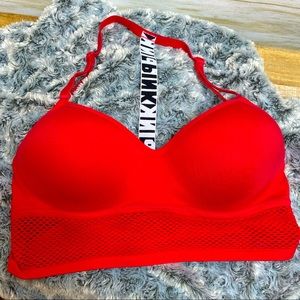 🚨PINK VS Racer Back NO Wire Bra🚨